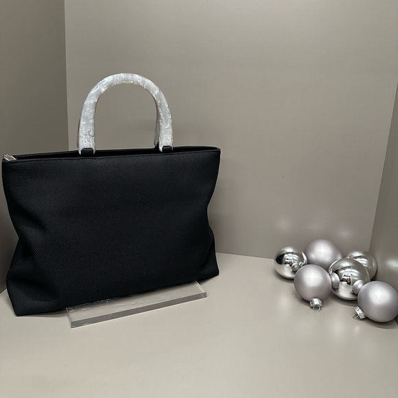 GIVENCHY 🔥 RARE CANVAS & MOTHER OF PEARL HANDBAG 🔥 - Picture 1 of 11